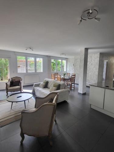 Le Raincy Apartment | La campagne en ville
