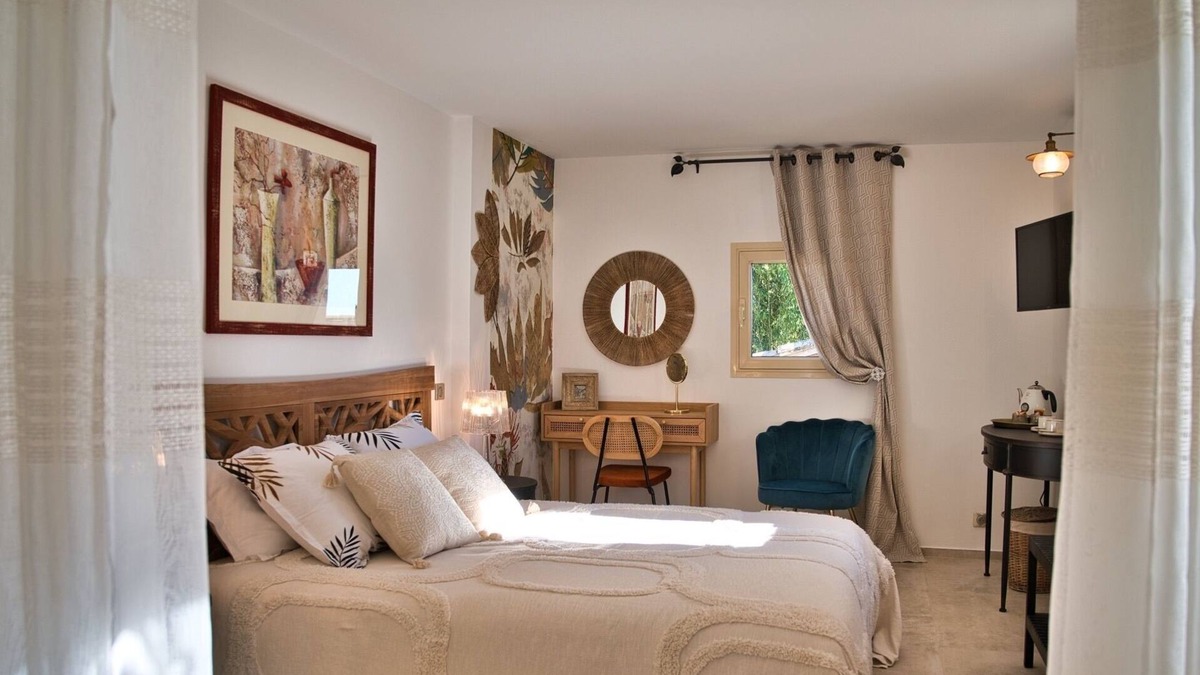 Blauzac Bed & Breakfast | La Capitelle -Le Mas des Aires