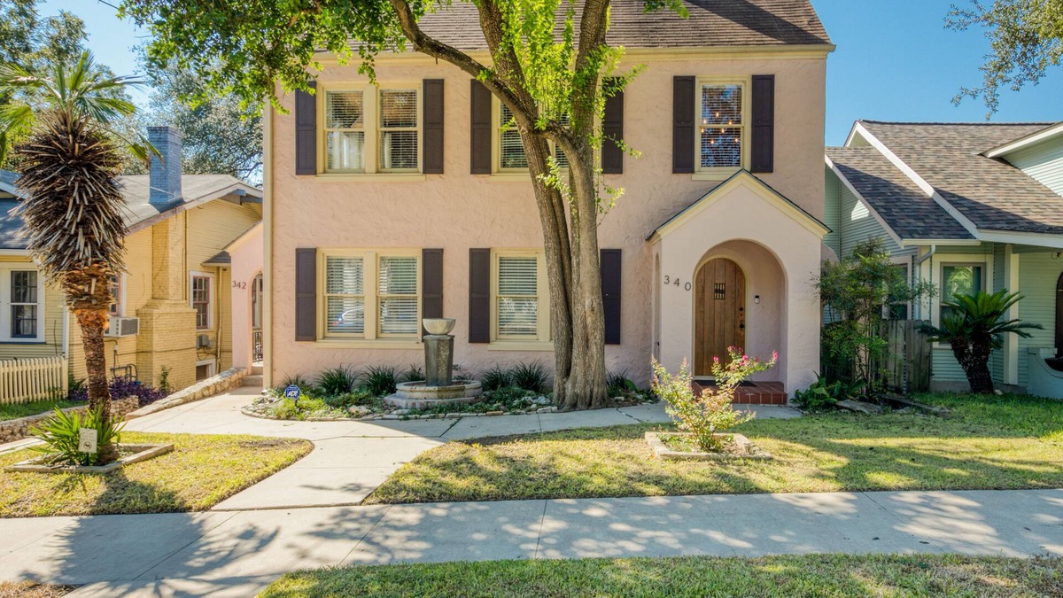 Monte Vista House | La Casa Abuelita - Historic District and Hot Tub!