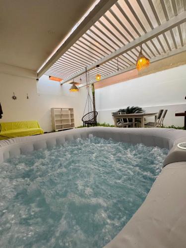 Scoglitti Apartment | La casa azul - Jacuzzi clima netflix -
