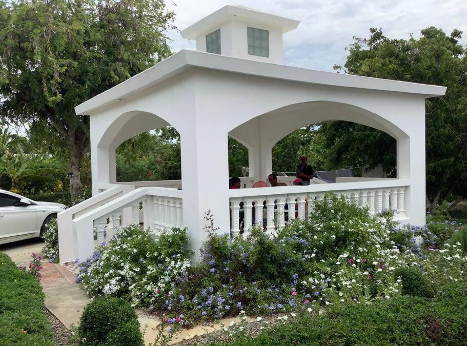 Guayubin Villa | La Casa Blanca