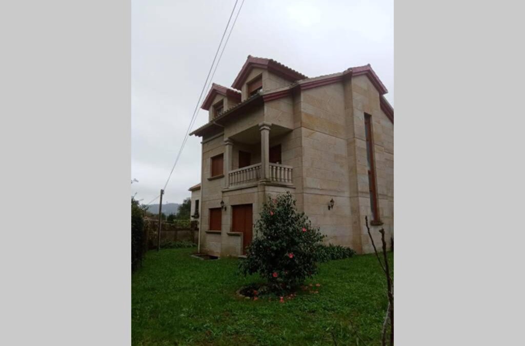 Aldan House | La casa de Aldán entre el mar y el bosque