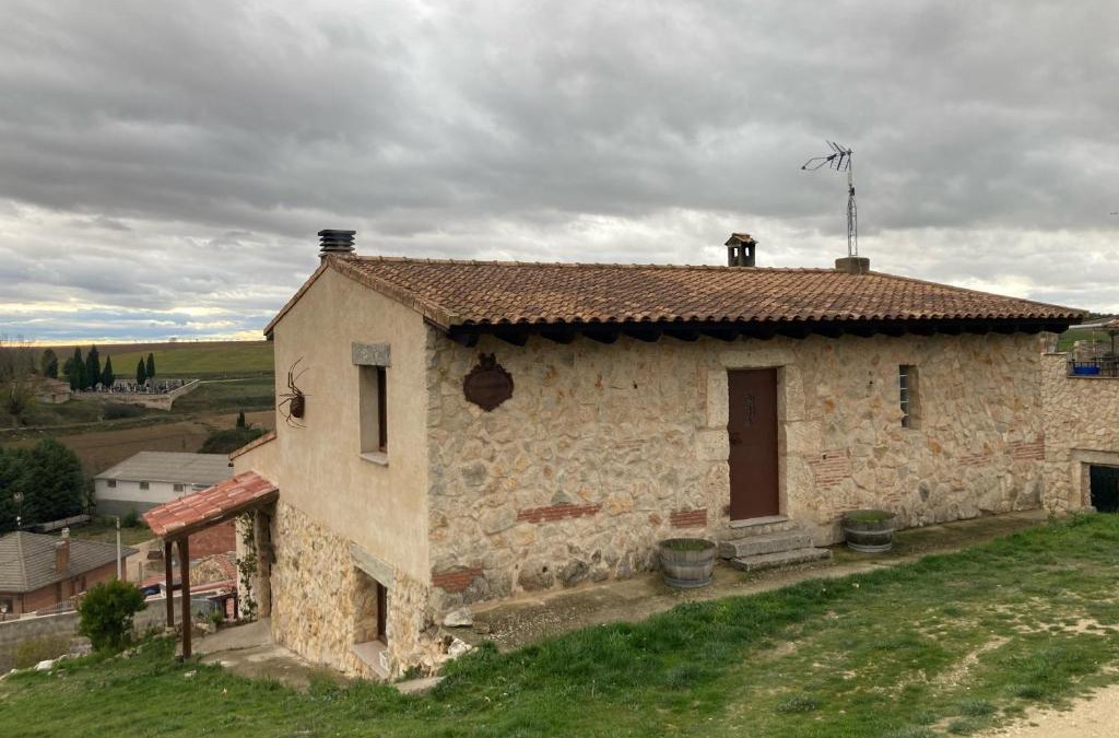 Tubilla del Lago House | La Casa de la Colina