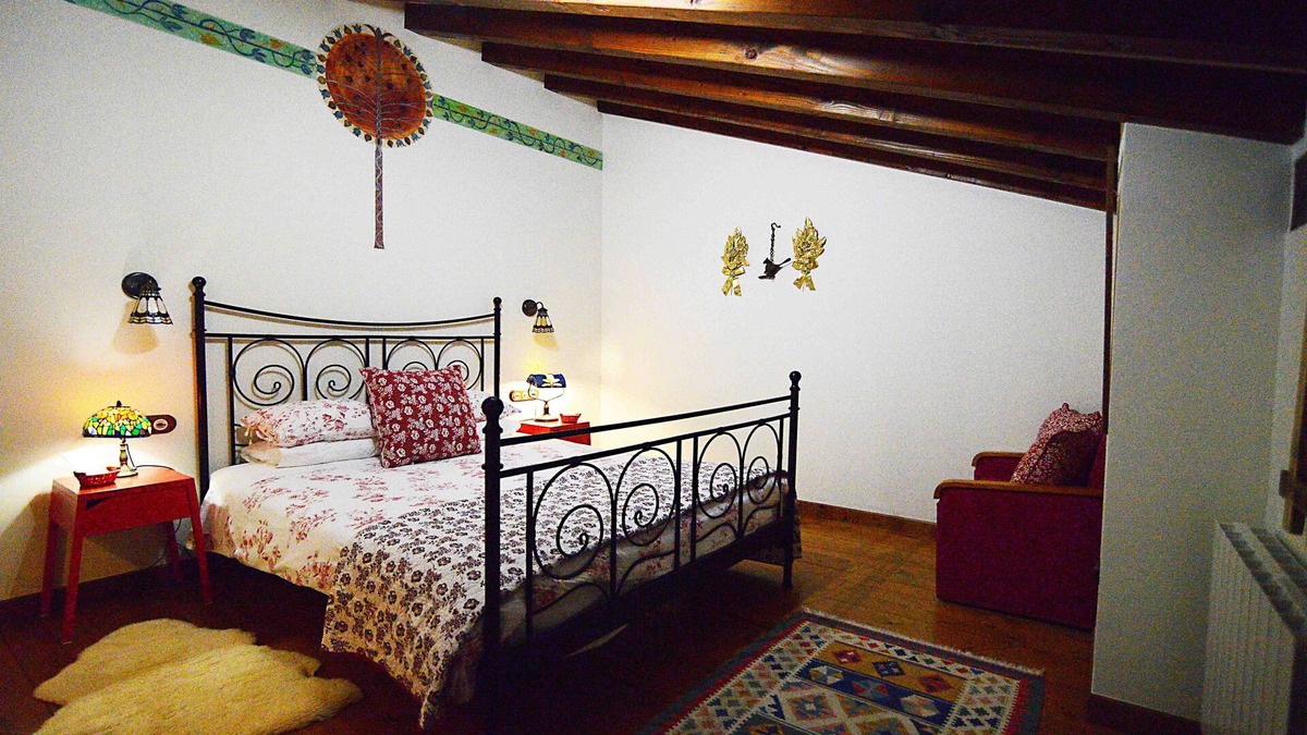 Tudes House | LA Casa DE LAS Chimeneas "arboles"