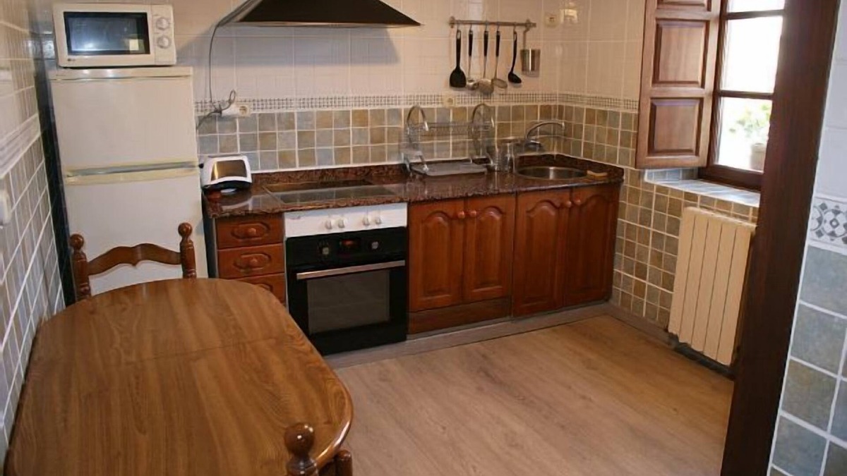 Alfoz de Lloredo Cottage | La Casa de Lola for 8 people