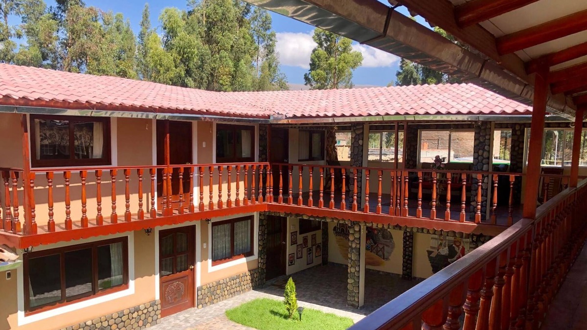 Chupaca Cabin | LA Casa DE LOS Rodriguez