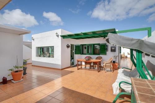 Los Cocoteros House | La Casa de Maika