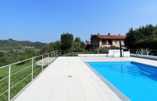 Brozolo House | La Casa Dei Nonni, House With Private Pool, Torino