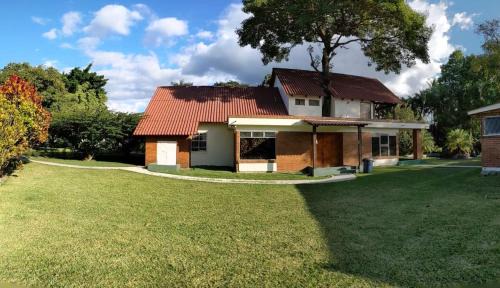 Santa Catarina Barahona Ski Chalet | La Casa del Lago