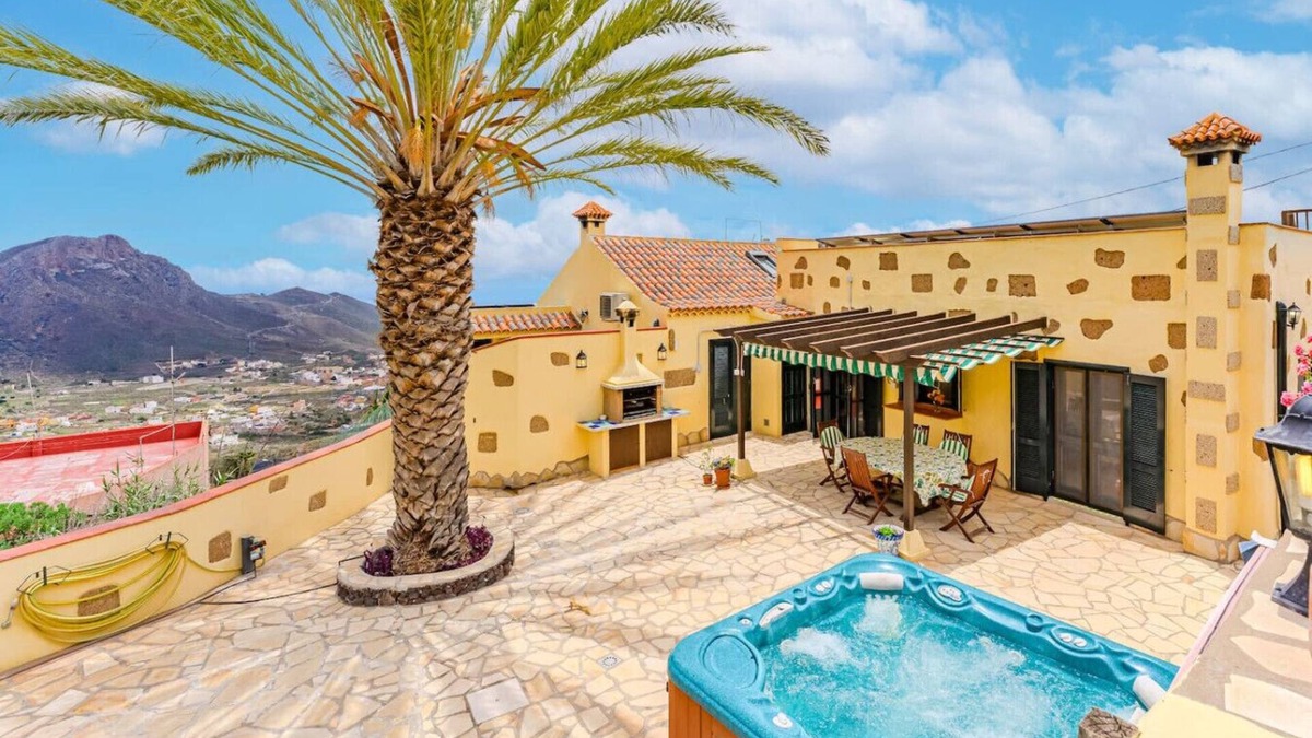 Valle de San Lorenzo House | La Casa Del Limonero