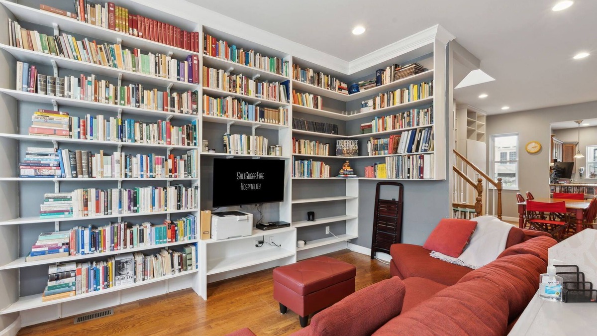 Eckington House | La Casa del Professore - 4BR/3.BA, Free St. Parking, Spacious Deck & Yard