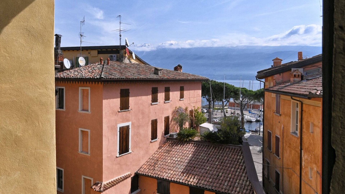 Bogliaco Apartment | La Casa del Vento - Appartamento Collina by Theater Home