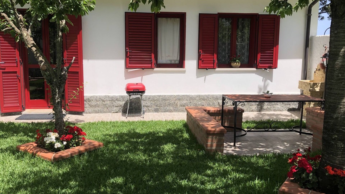 San Roberto House | La casa delle Ortensie Guest House