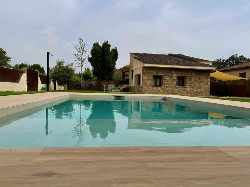 Almorox Villa | La Casa OM