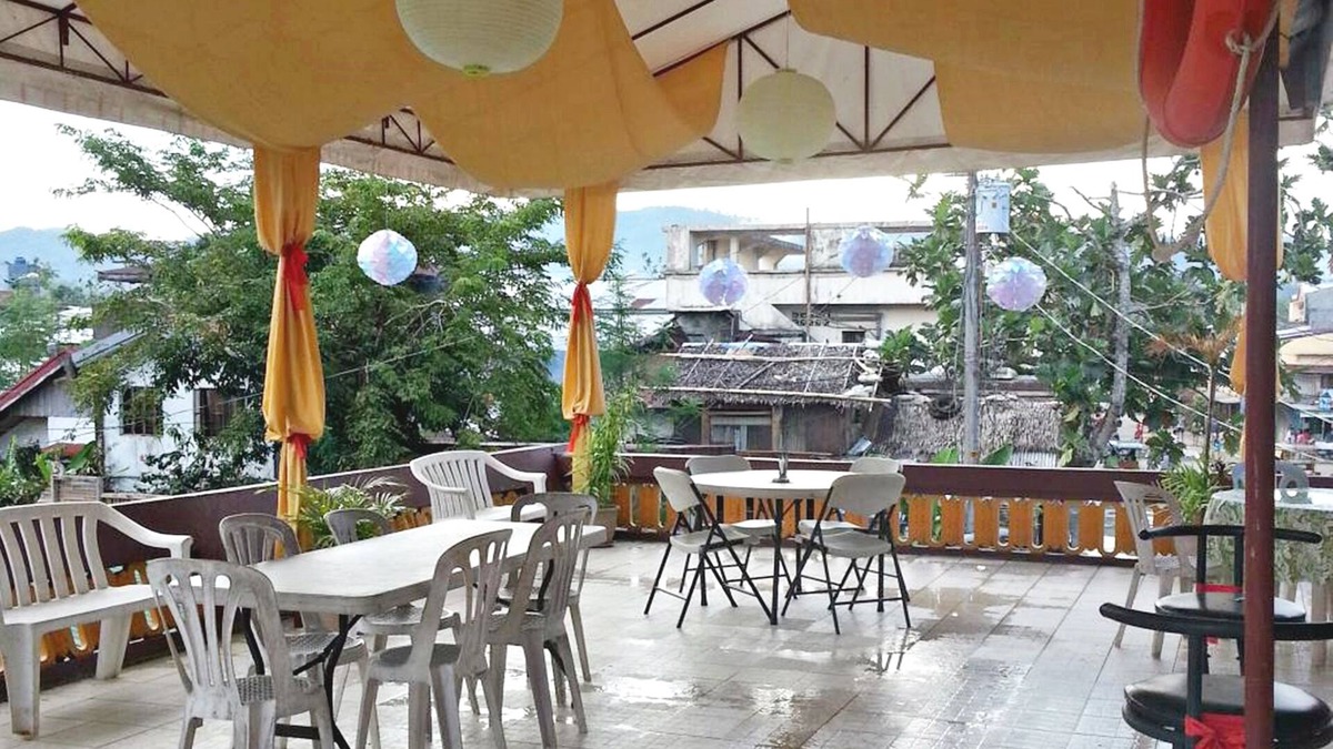 Caramoan Hotel | La Casa Roa Hostel