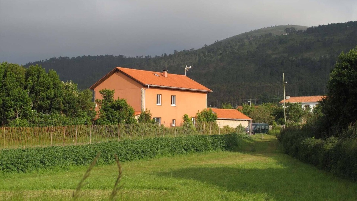 Ballota House | "La Casa Roxa" Comfortable and comfortable, with large garden and beautiful sea views