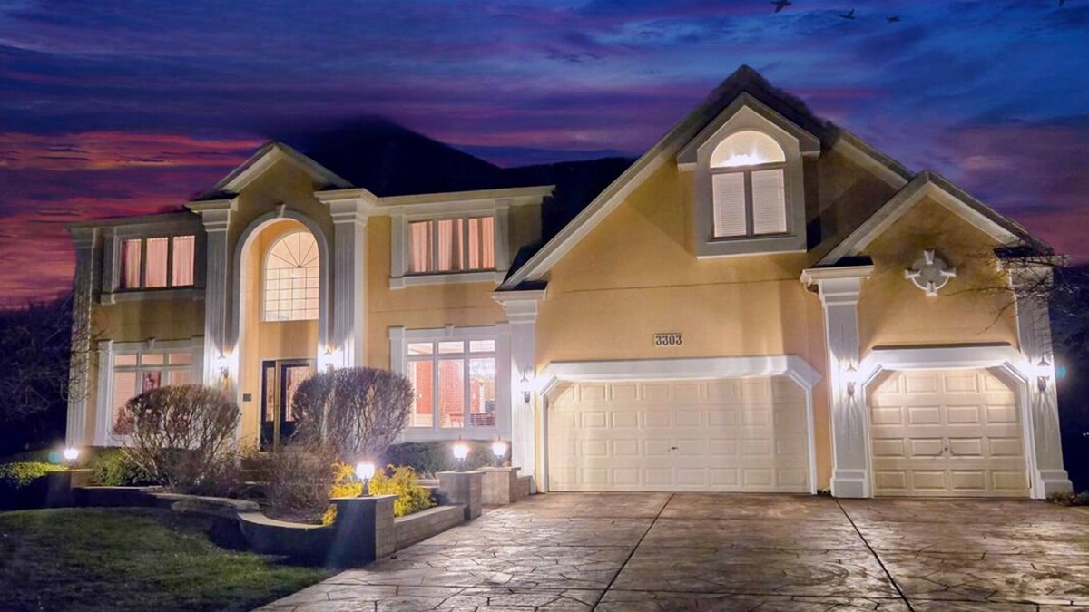 Fox Valley House | La Casa Serenità: Peaceful Elegance