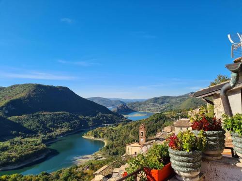 Paganico Sabino House | La Casa Sul Fiordo Lago del Turano
