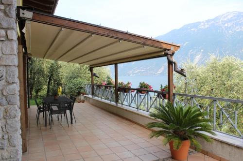 Limone sul Garda Apartment | La Casa sul Lago Apartments - Olive Tree Apartment