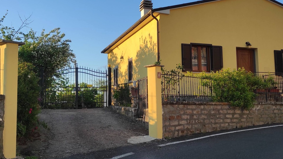 Lubriano House | La Casa sul Poggio
