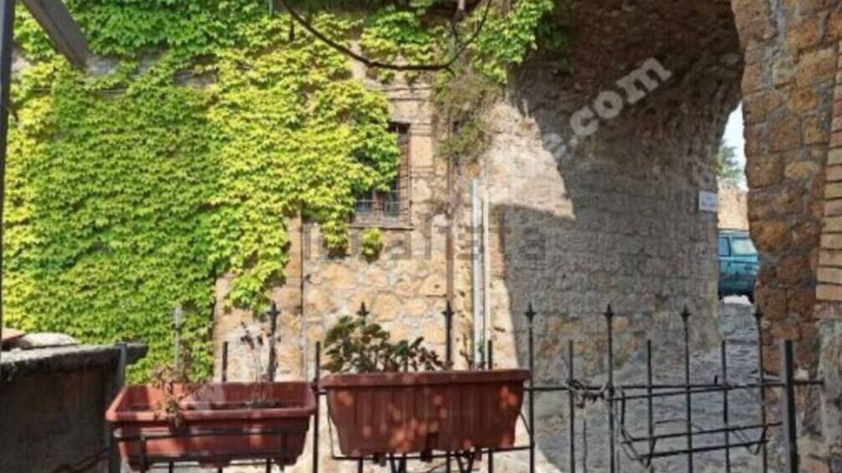 Celleno House | La Casa sul Ponte Nell'antico Borgo di Celleno