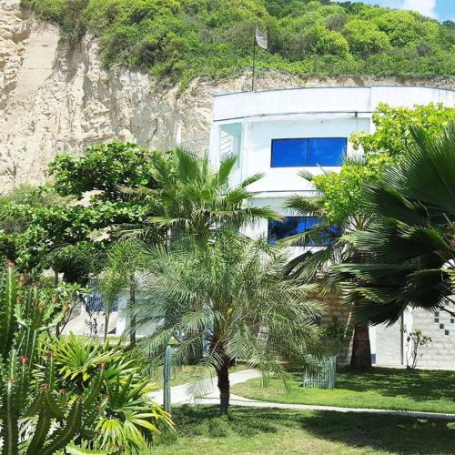 Canoa House | La Casa Ucraniana