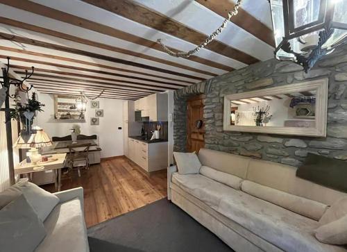 Pallusieux Apartment | La casetta del cuore tra terme e montagna