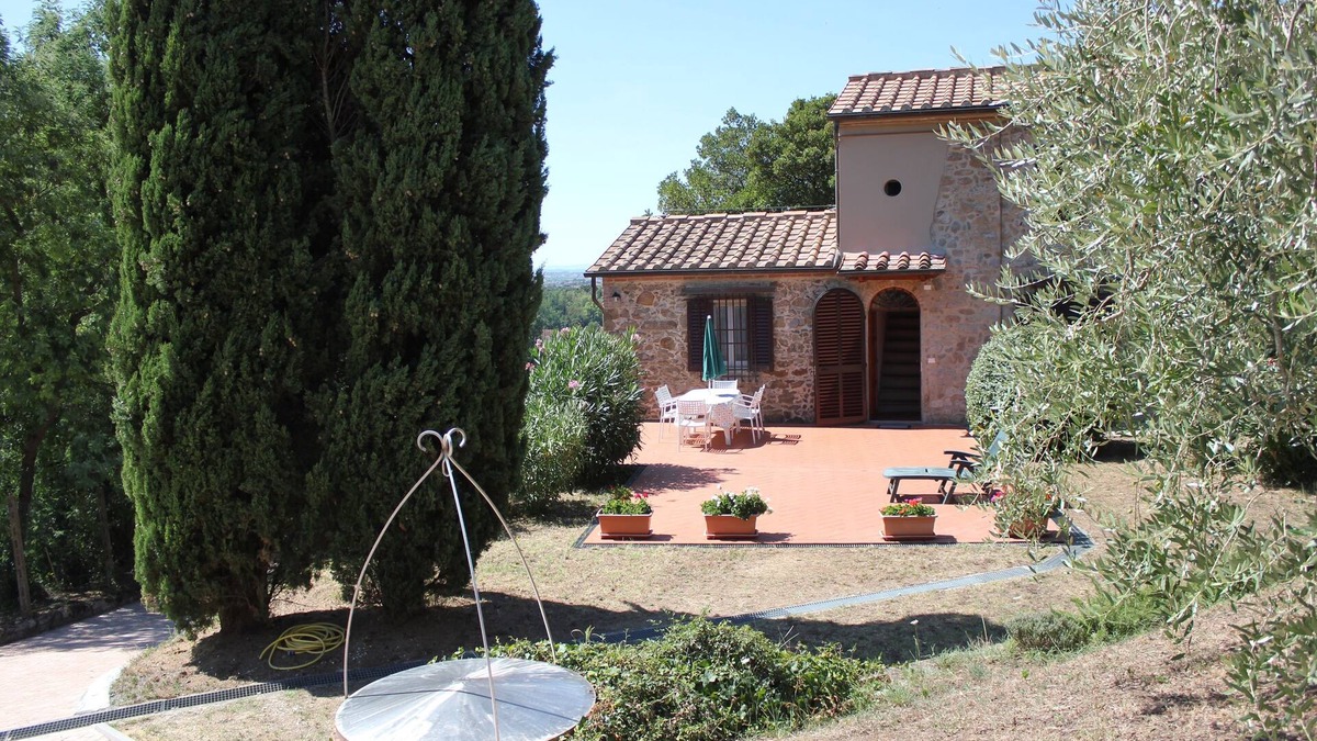 Lamporecchio House | La Casetta di Bufignano with pool and private garden in Lamporecchio near Vinci