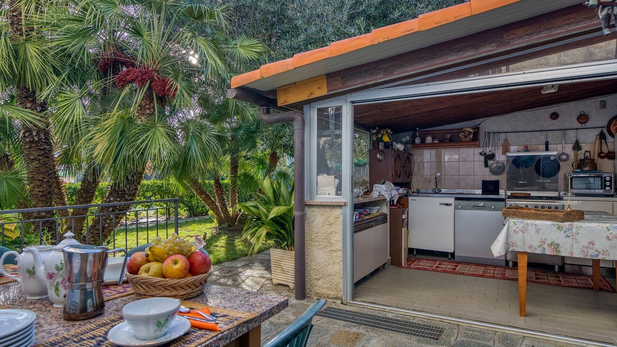 Albenga Apartment | La Casetta Sull'Albero 900m from the sea, Albenga, Italy