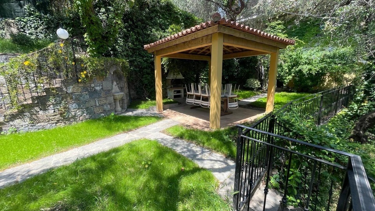 Civezza House | La Casetta tra ulivi e colline, con giardino privato