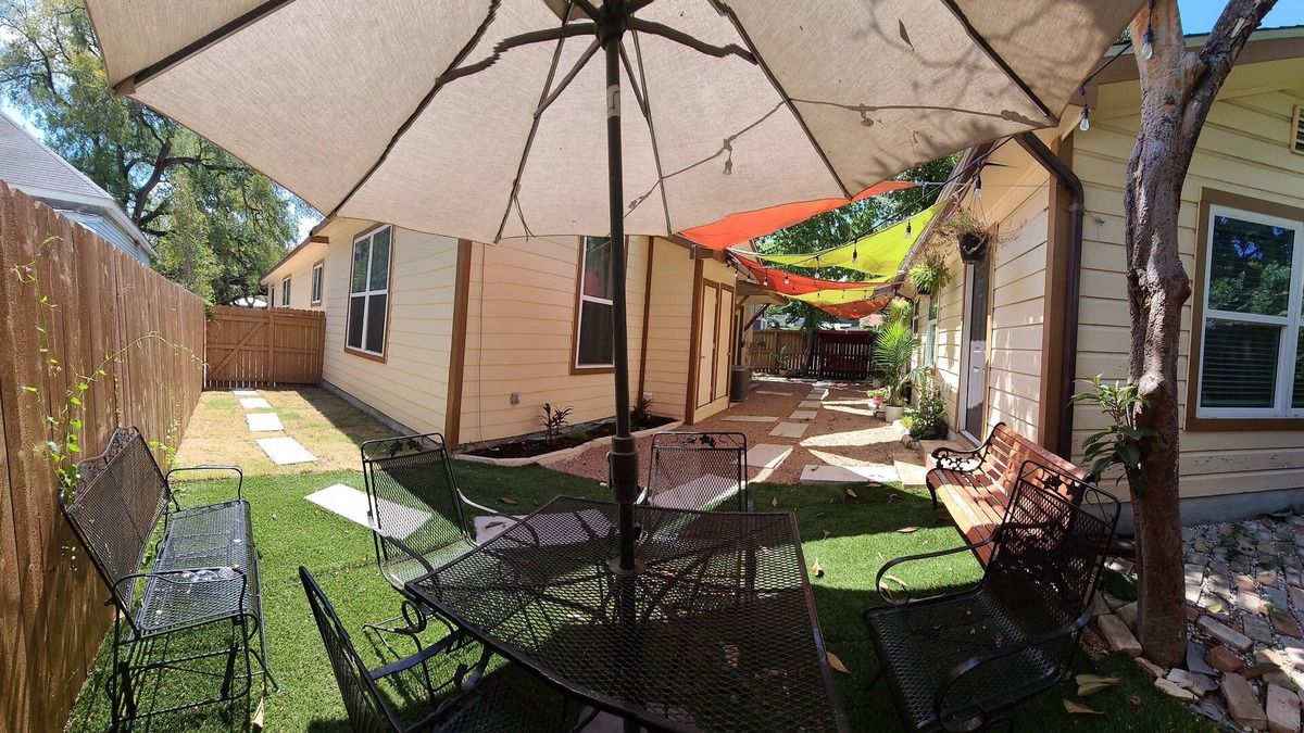 Midtown Apartment | La Casita 5 minutes to DowntownRiver SA