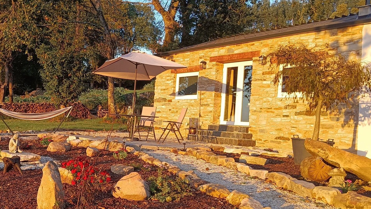 Begonte House | La Casita - a haven of peace to escape and relax, close to cities and beaches.