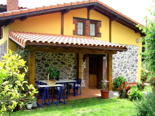 Castillo Siete Villas House | La casita de las flores