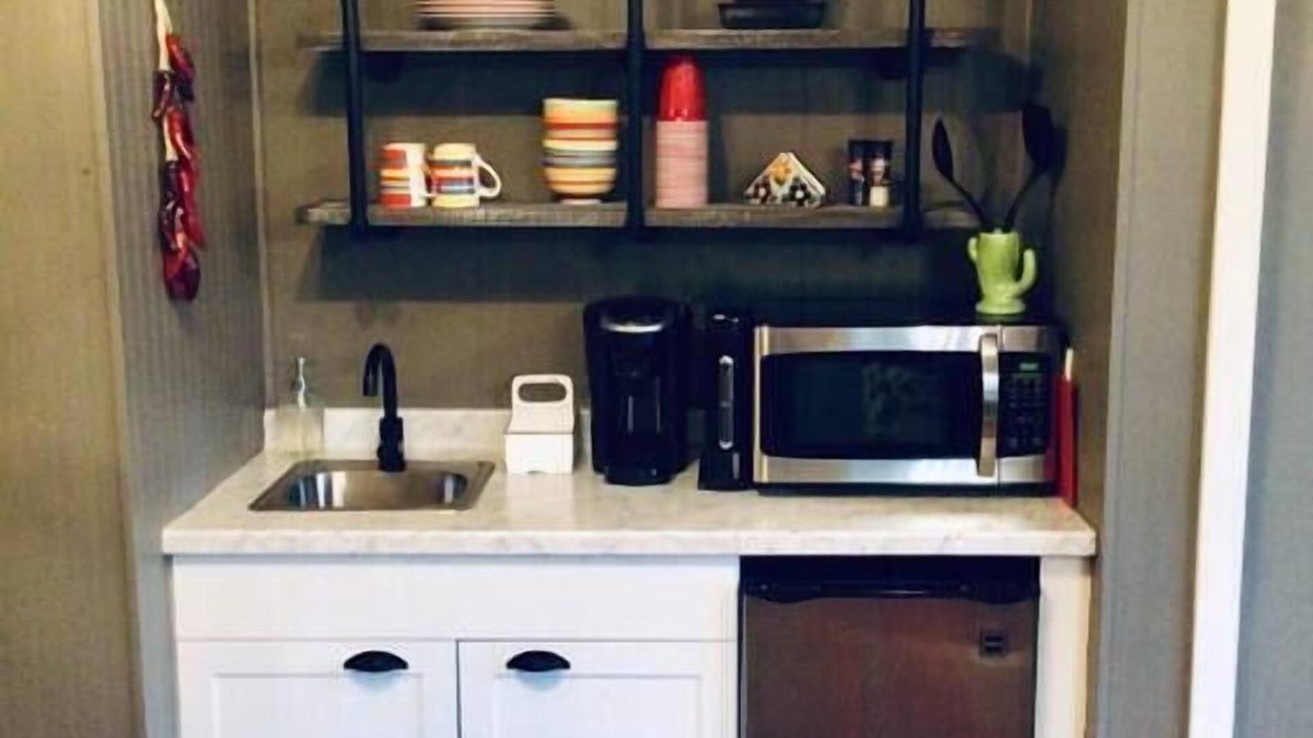 Pawhuska House | La Casita-Efficiency Retreat-1.5 miles from Merc