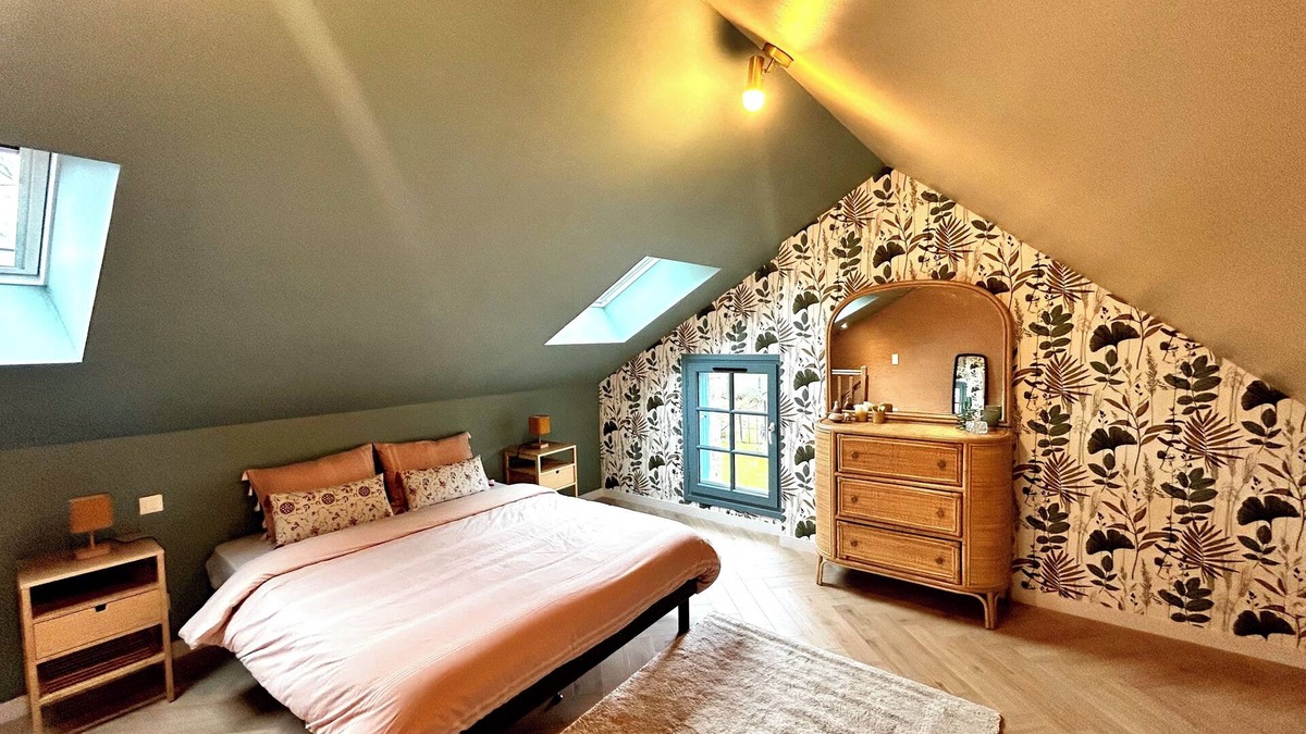 Moulins-le-Carbonnel House | La Cassine Bis is located in the heart of the most beautiful French village