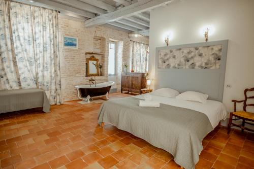 Lauzerte House | La Chambre Bleue