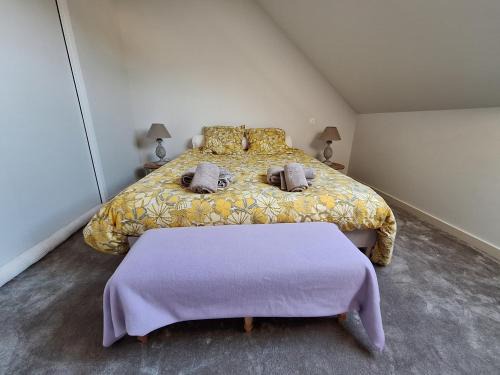 Malville Bed & Breakfast | La chambre Mademoiselle Causeuse
