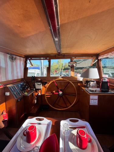Pont-de-Vaux Boat Rental | La chambre sur l eau