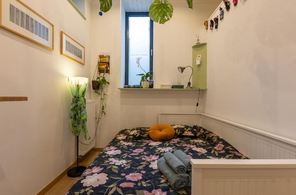 Feronstree et Hors-Chateau Apartment | La Chambre Suspendue by Maison Brasseurs d'Etoiles