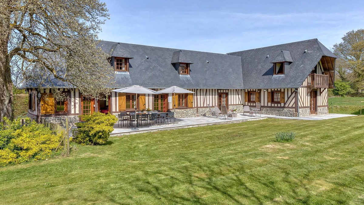 Saint-Etienne-l'Allier House | La Charmille (12 people)