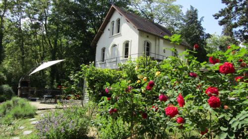 Auvers-sur-Oise House | LA CHERIELLE