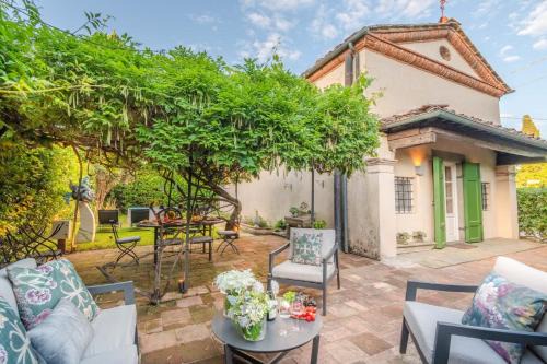 Lucca Villa | La Chiesetta a charming Church converted into Farmhouse with Pool