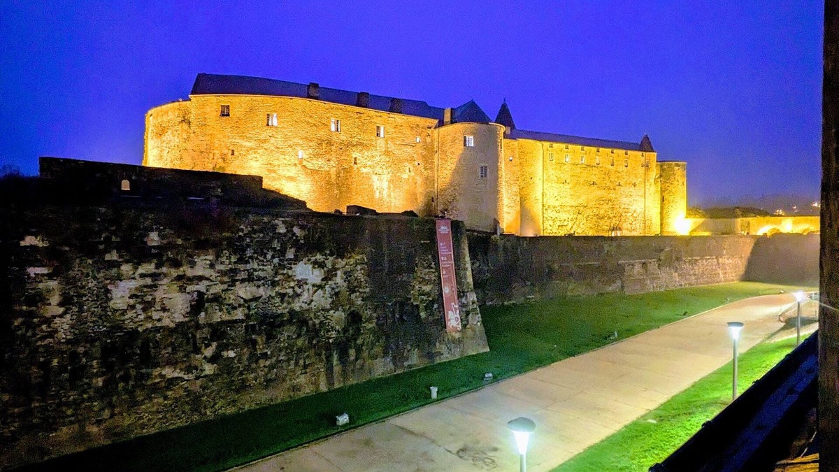 Sedan Apartment | "La Citadelle - Duplex with view of Château-fort