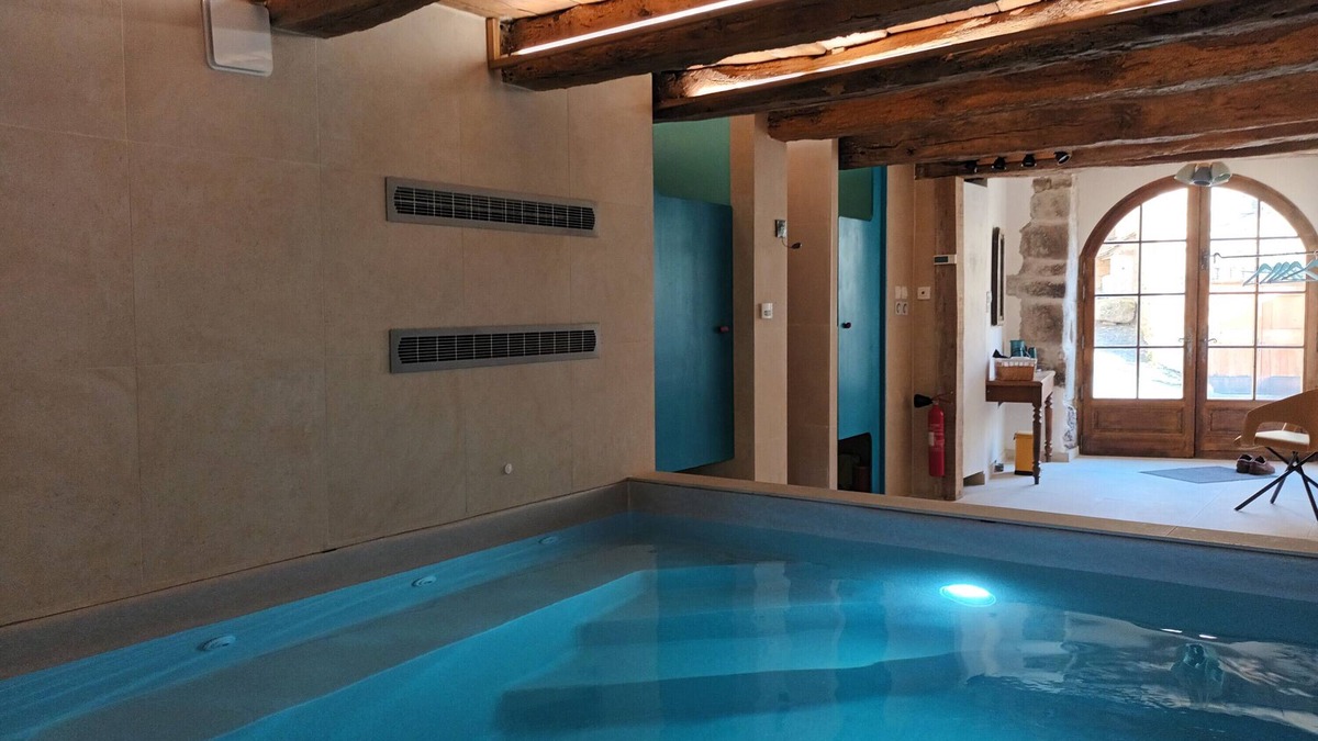 Castelnau-Pegayrols House | La Clé Des Sens' vacation home with mountain views, private terrace and indoor pool.
