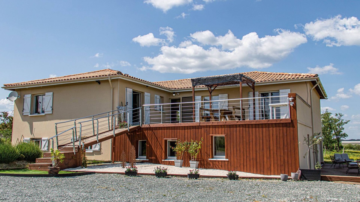Saint-Meard-de-Gurcon Villa | La Clef des Champs