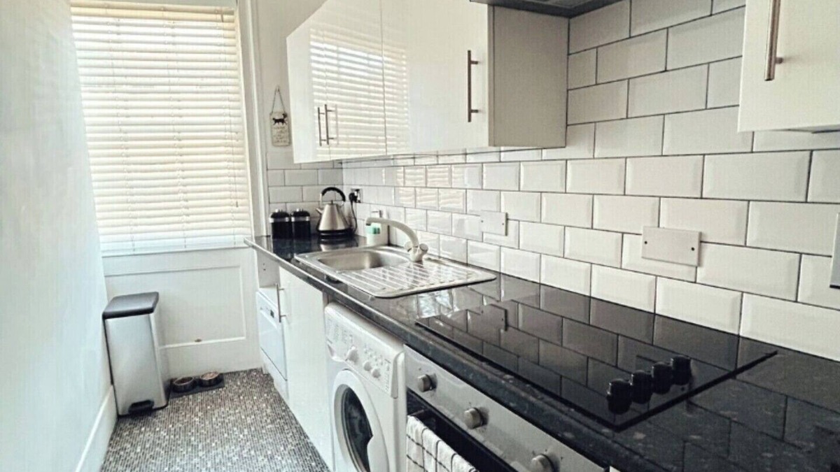 St. Helier Apartment | La Colomberie Guest Room