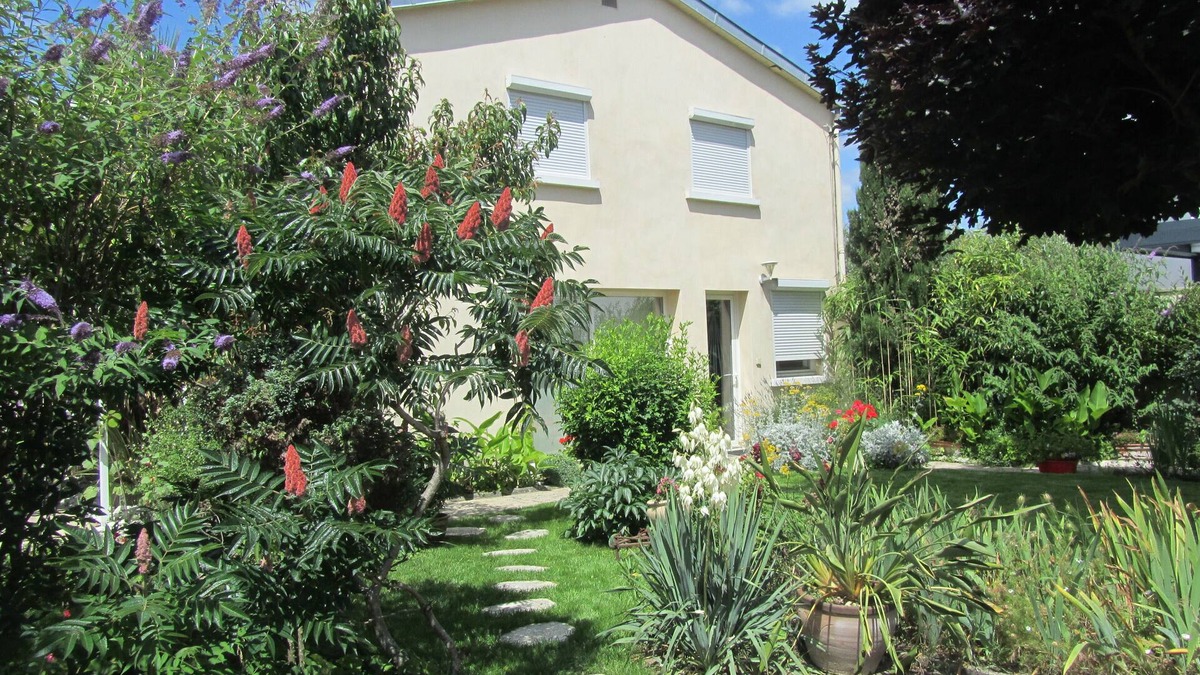 La Rochelle Apartment | "La Coquille" Between the OCEAN and the POITEVIN MARAIS -LA ROCHELLE
