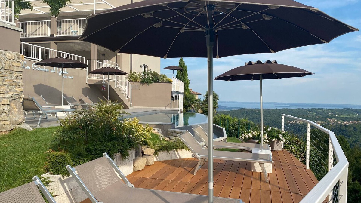 Villanuova sul Clisi Apartment | La Cornice sul Garda- Sottobosco- terrace and lake view in residence with pool