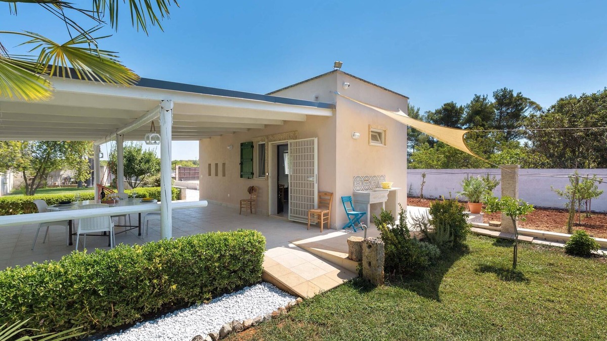 Campi Salentina House | La Cornula by BarbarHouse