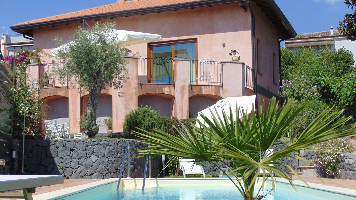 Zafferana Etnea Bed & Breakfast | La Corte di Bafè